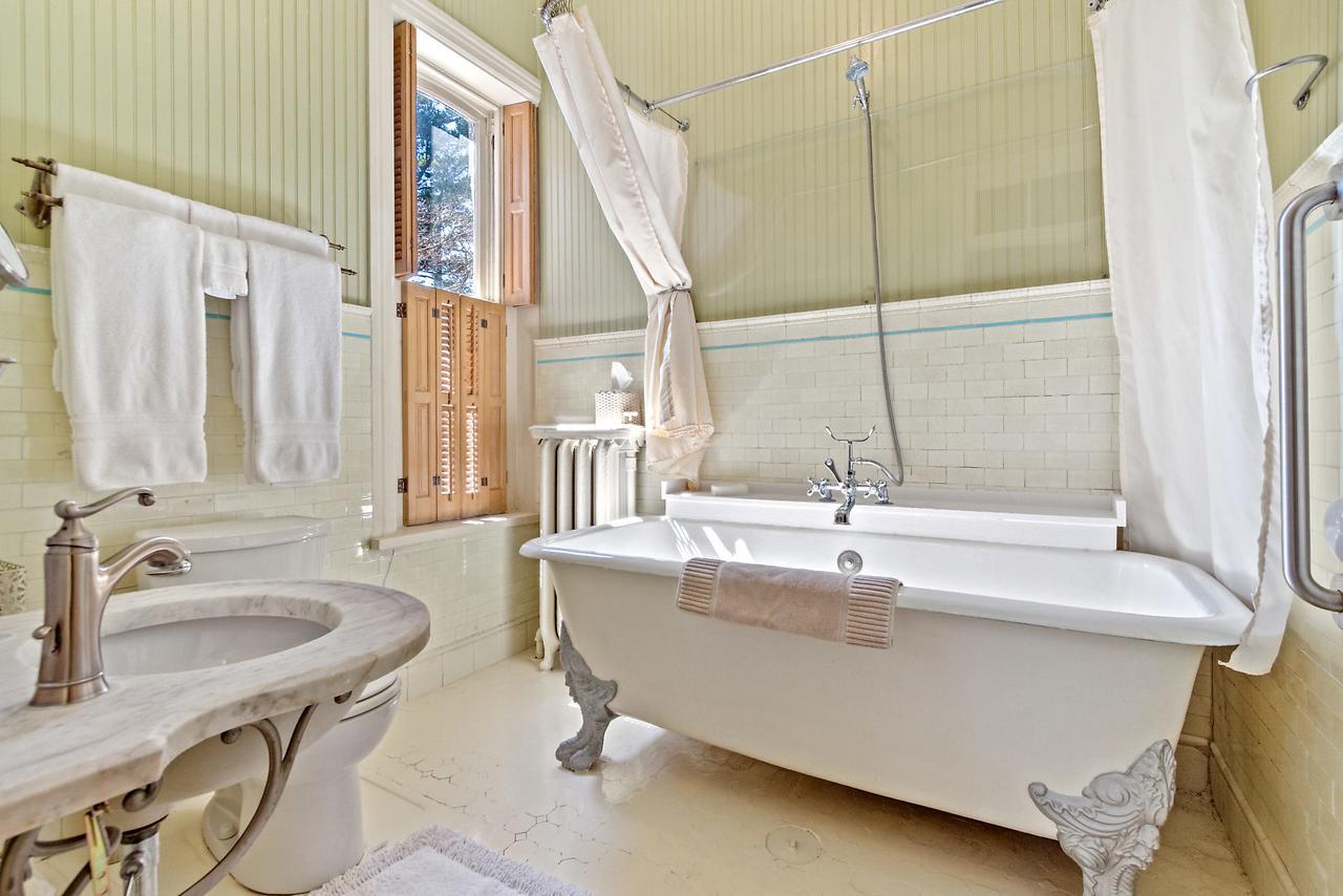 Lovelace Manor Bed And Breakfast Lancaster Ngoại thất bức ảnh